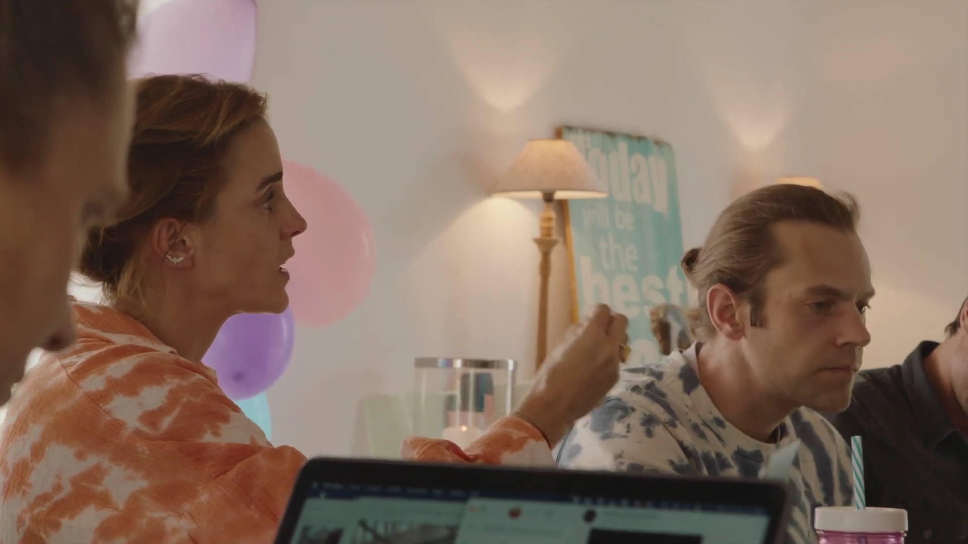 EmmaWatsonFan-dot-nl_2022PradaParadoxeFilm-MakingOf0118.jpg EmmaWatsonFan-dot-nl_2022PradaParadoxeFilm-MakingOf0118.jpg