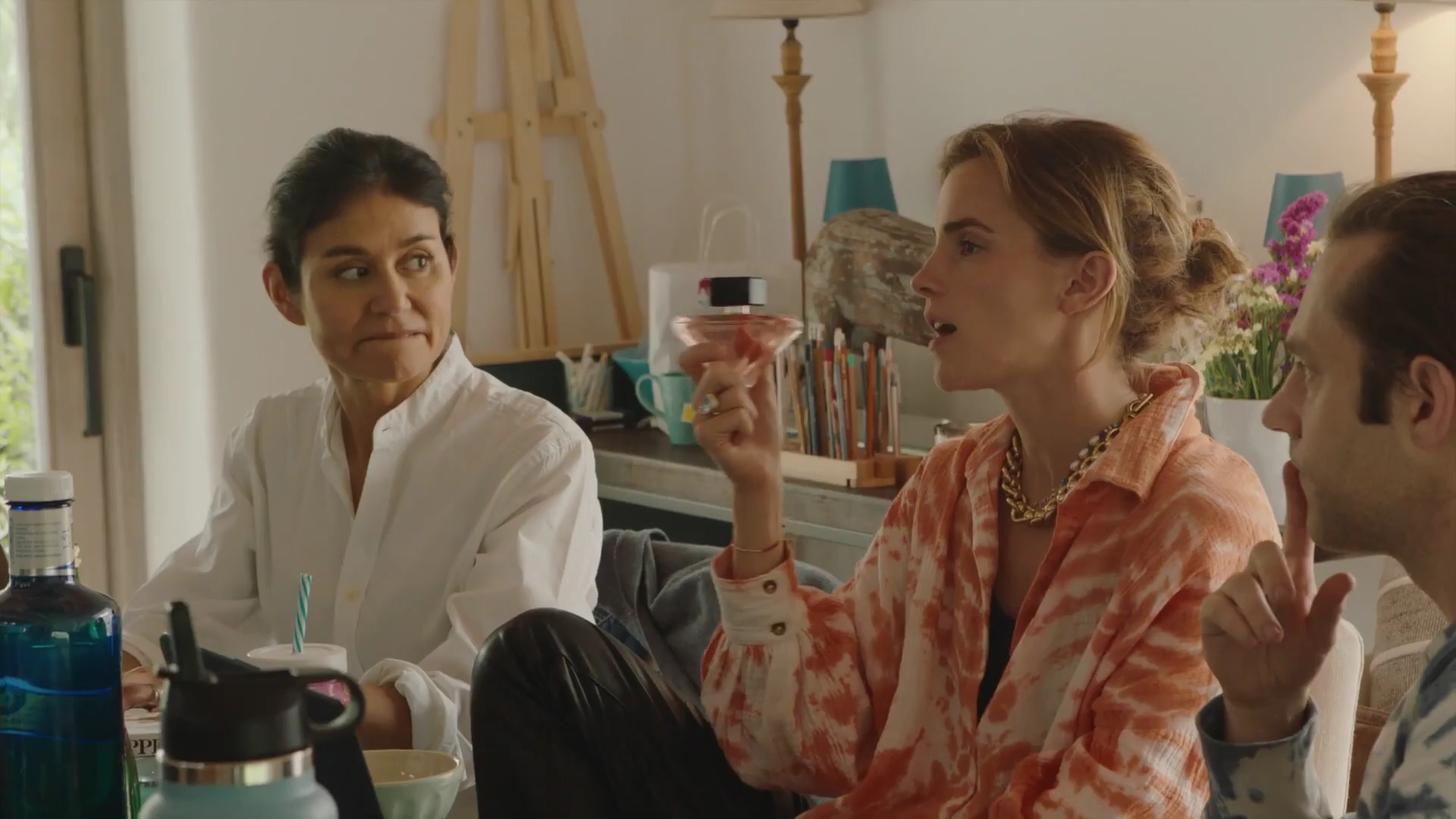 EmmaWatsonFan-dot-nl_2022PradaParadoxeFilm-MakingOf0123.jpg EmmaWatsonFan-dot-nl_2022PradaParadoxeFilm-MakingOf0123.jpg