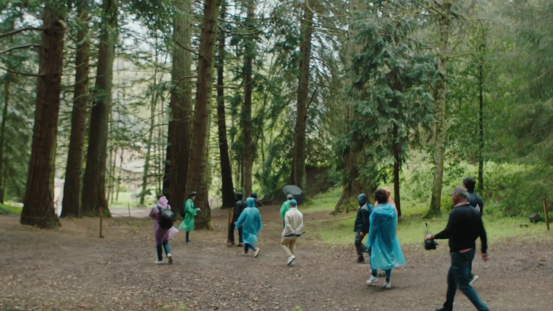 EmmaWatsonFan-dot-nl_2022PradaParadoxeFilm-MakingOf0148.jpg EmmaWatsonFan-dot-nl_2022PradaParadoxeFilm-MakingOf0148.jpg