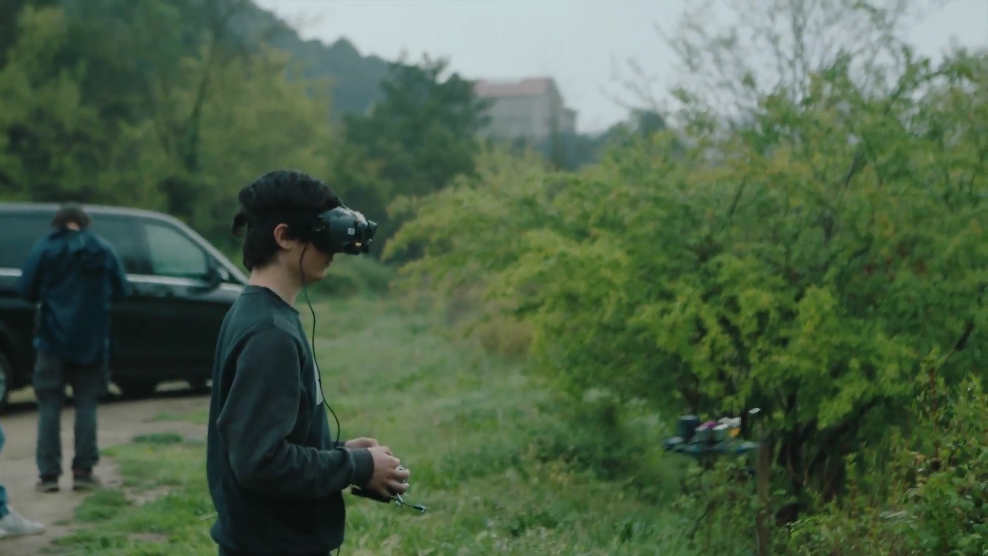 EmmaWatsonFan-dot-nl_2022PradaParadoxeFilm-MakingOf0153.jpg EmmaWatsonFan-dot-nl_2022PradaParadoxeFilm-MakingOf0153.jpg