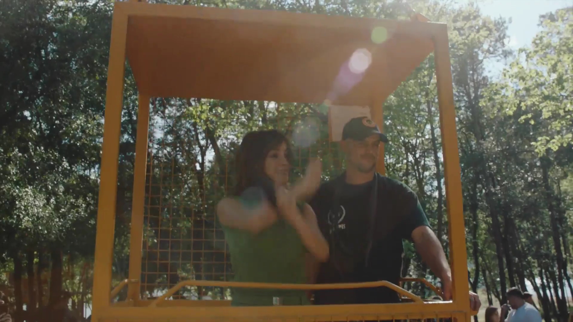 EmmaWatsonFan-dot-nl_2022PradaParadoxeFilm-MakingOf0175.jpg EmmaWatsonFan-dot-nl_2022PradaParadoxeFilm-MakingOf0175.jpg