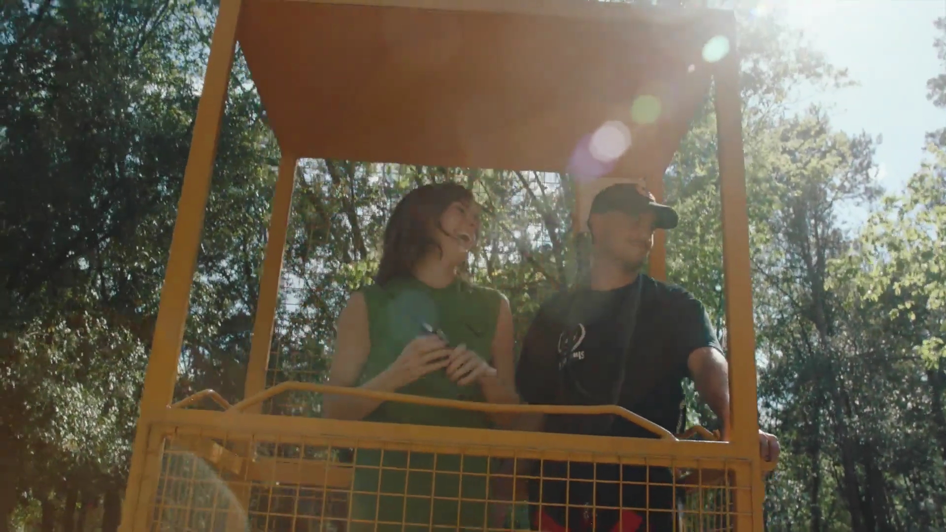 EmmaWatsonFan-dot-nl_2022PradaParadoxeFilm-MakingOf0178.jpg EmmaWatsonFan-dot-nl_2022PradaParadoxeFilm-MakingOf0178.jpg