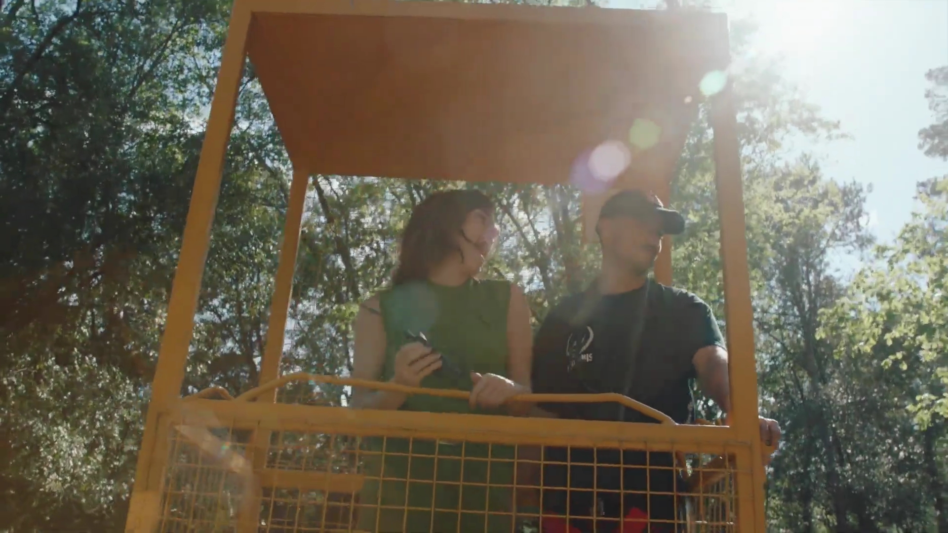 EmmaWatsonFan-dot-nl_2022PradaParadoxeFilm-MakingOf0179.jpg EmmaWatsonFan-dot-nl_2022PradaParadoxeFilm-MakingOf0179.jpg