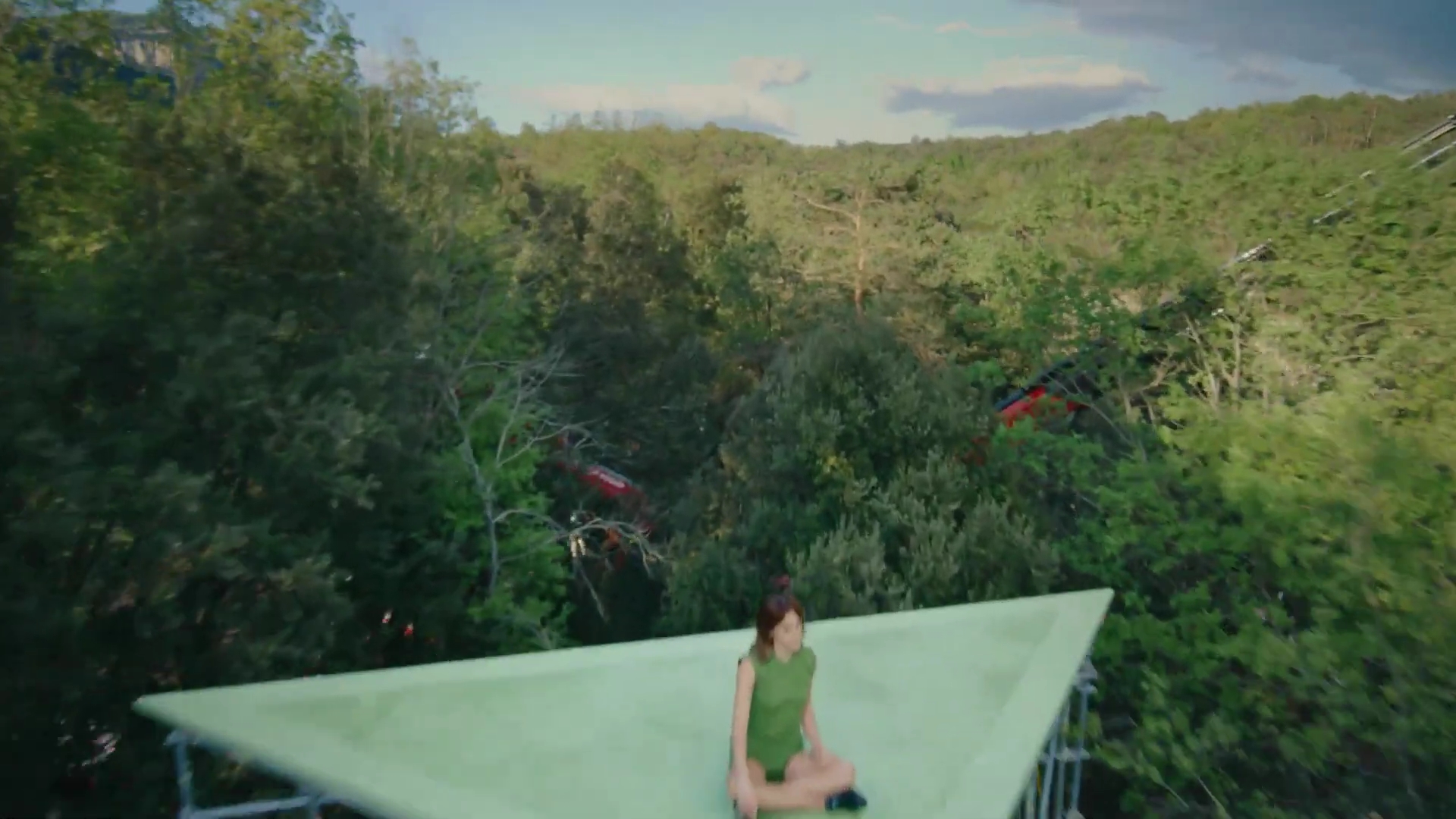 EmmaWatsonFan-dot-nl_2022PradaParadoxeFilm-MakingOf0193.jpg EmmaWatsonFan-dot-nl_2022PradaParadoxeFilm-MakingOf0193.jpg