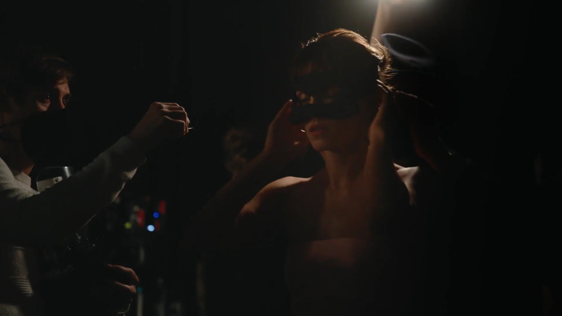 EmmaWatsonFan-dot-nl_2022PradaParadoxeFilm-MakingOf0203.jpg EmmaWatsonFan-dot-nl_2022PradaParadoxeFilm-MakingOf0203.jpg