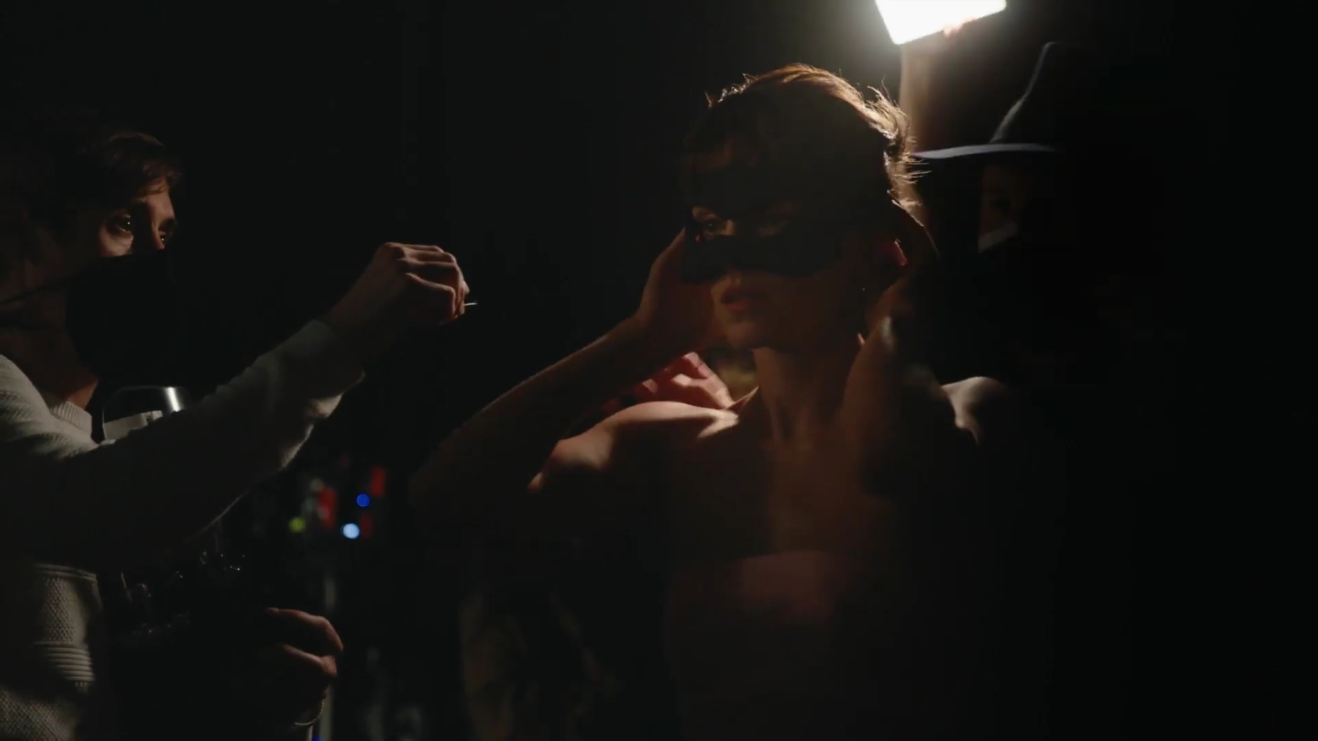 EmmaWatsonFan-dot-nl_2022PradaParadoxeFilm-MakingOf0204.jpg