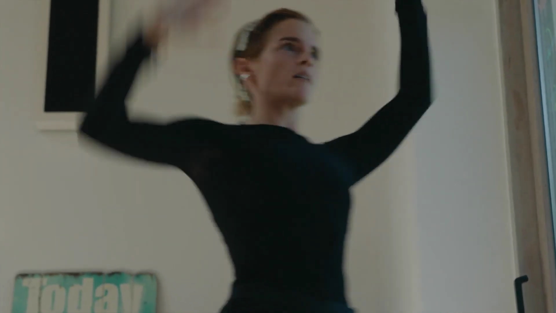 EmmaWatsonFan-dot-nl_2022PradaParadoxeFilm-MakingOf0212.jpg EmmaWatsonFan-dot-nl_2022PradaParadoxeFilm-MakingOf0212.jpg