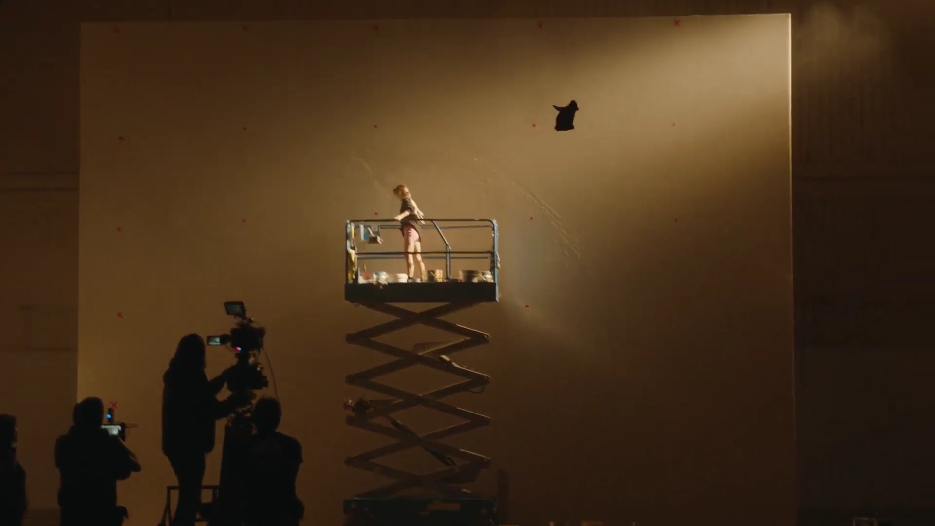 EmmaWatsonFan-dot-nl_2022PradaParadoxeFilm-MakingOf0241.jpg EmmaWatsonFan-dot-nl_2022PradaParadoxeFilm-MakingOf0241.jpg