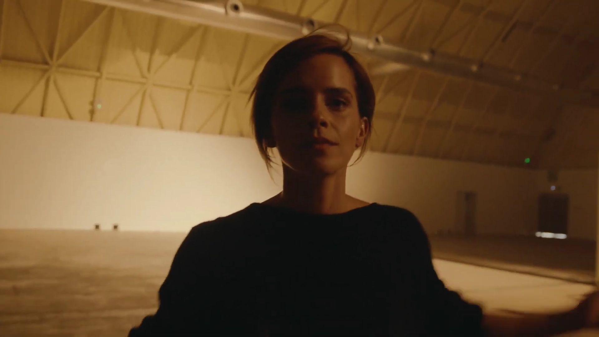 EmmaWatsonFan-dot-nl_2022PradaParadoxeFilm-MakingOf0264.jpg EmmaWatsonFan-dot-nl_2022PradaParadoxeFilm-MakingOf0264.jpg