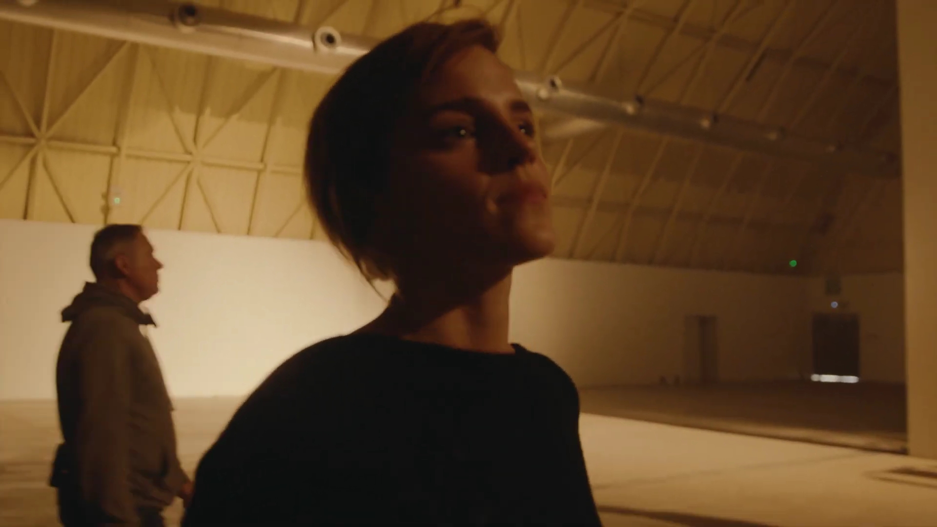 EmmaWatsonFan-dot-nl_2022PradaParadoxeFilm-MakingOf0266.jpg EmmaWatsonFan-dot-nl_2022PradaParadoxeFilm-MakingOf0266.jpg