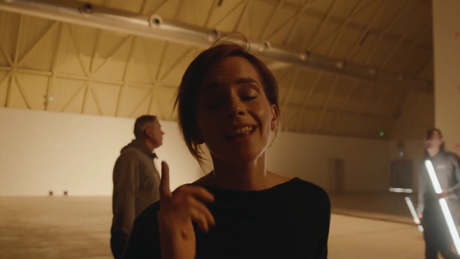 EmmaWatsonFan-dot-nl_2022PradaParadoxeFilm-MakingOf0268.jpg EmmaWatsonFan-dot-nl_2022PradaParadoxeFilm-MakingOf0268.jpg