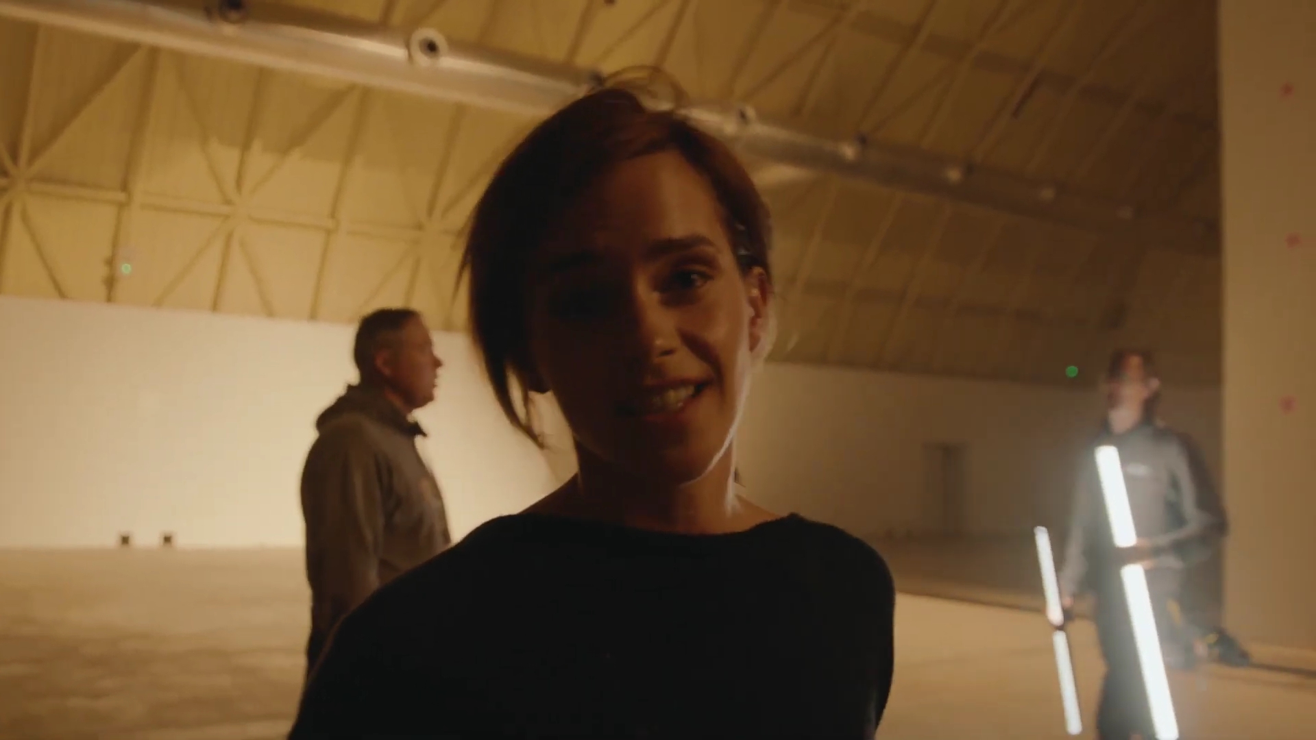 EmmaWatsonFan-dot-nl_2022PradaParadoxeFilm-MakingOf0269.jpg EmmaWatsonFan-dot-nl_2022PradaParadoxeFilm-MakingOf0269.jpg