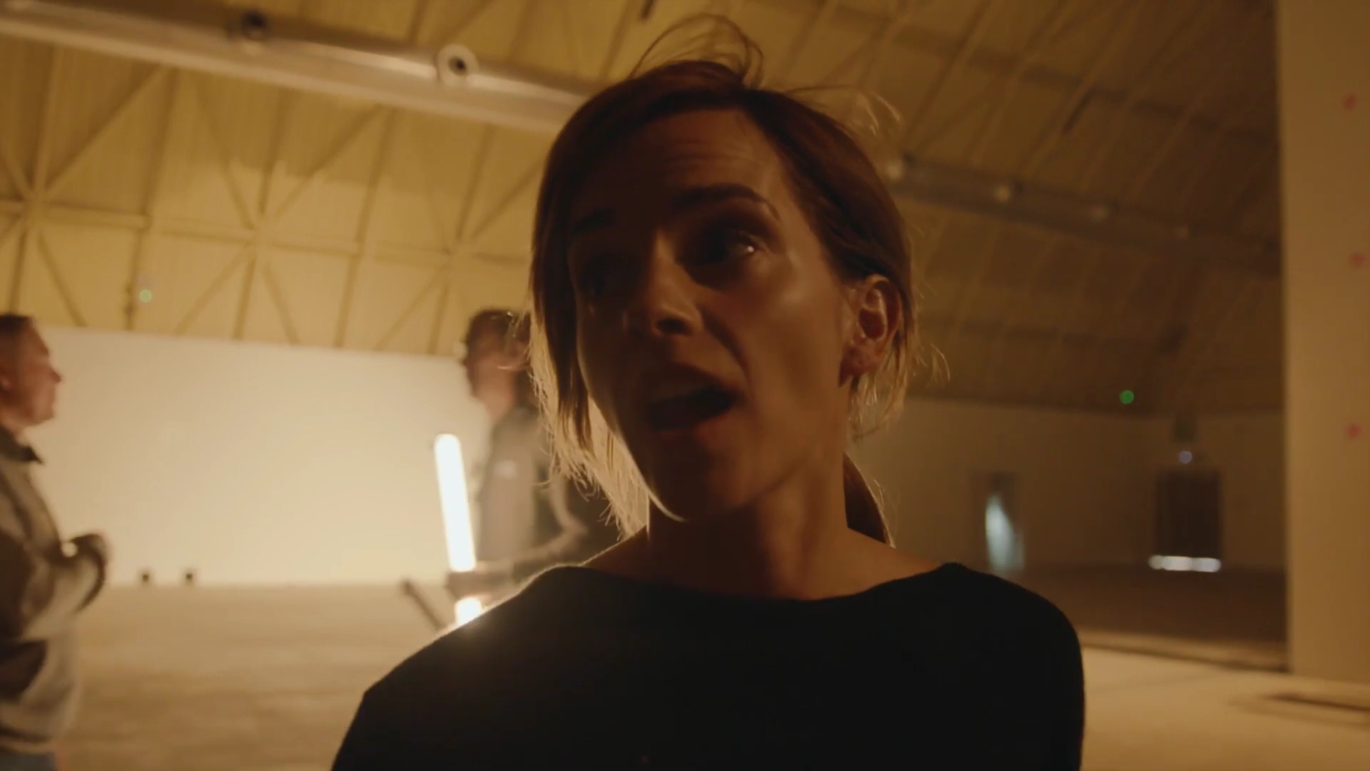 EmmaWatsonFan-dot-nl_2022PradaParadoxeFilm-MakingOf0273.jpg