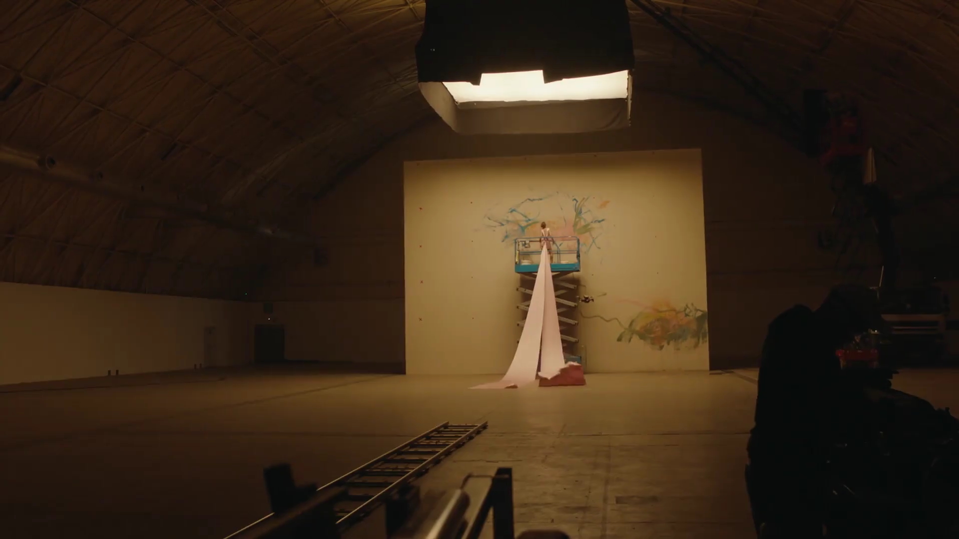 EmmaWatsonFan-dot-nl_2022PradaParadoxeFilm-MakingOf0296.jpg EmmaWatsonFan-dot-nl_2022PradaParadoxeFilm-MakingOf0296.jpg