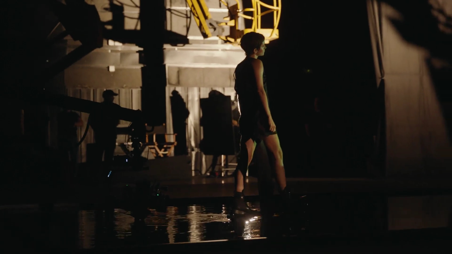 EmmaWatsonFan-dot-nl_2022PradaParadoxeFilm-MakingOf0325.jpg EmmaWatsonFan-dot-nl_2022PradaParadoxeFilm-MakingOf0325.jpg