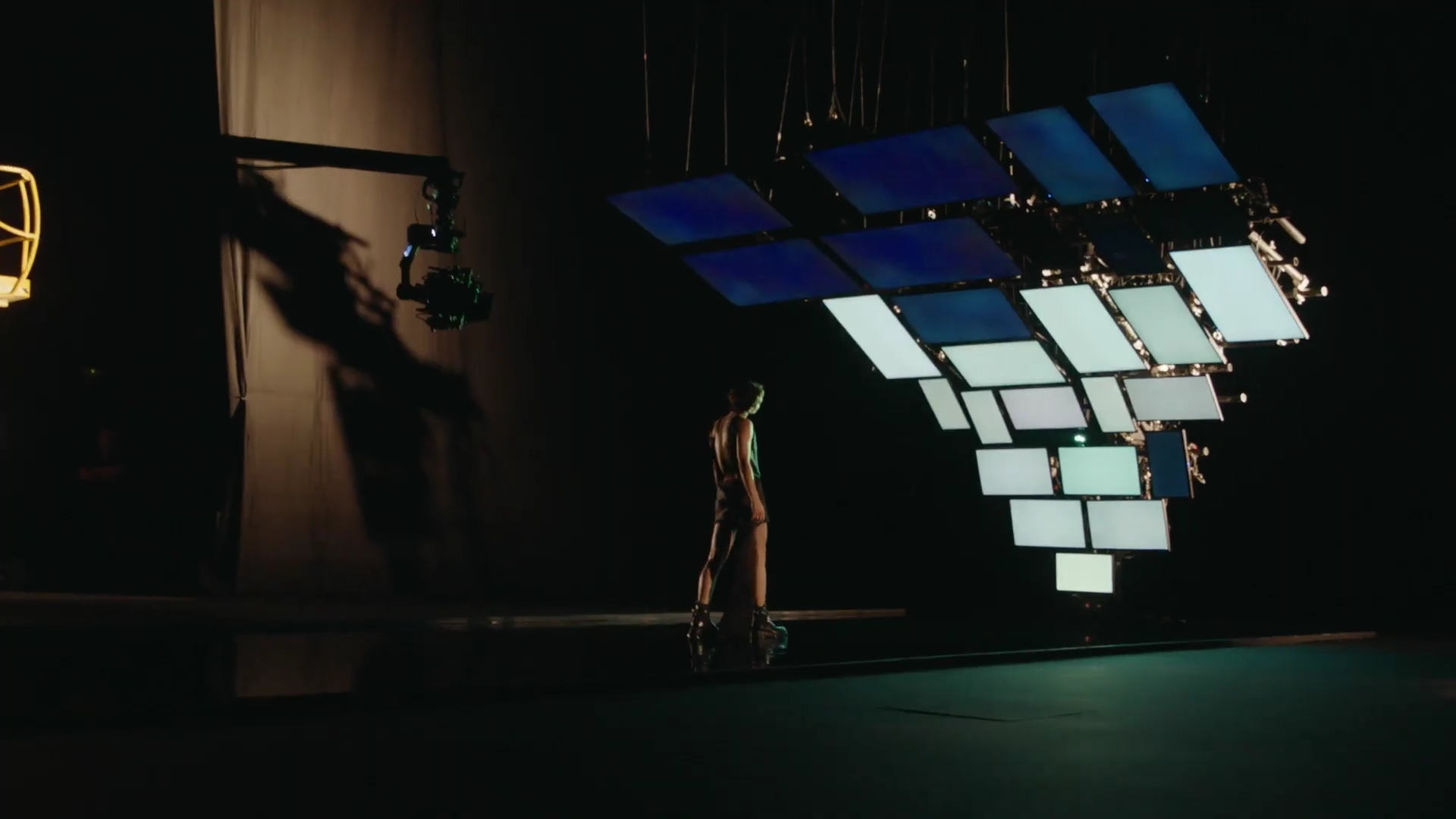 EmmaWatsonFan-dot-nl_2022PradaParadoxeFilm-MakingOf0327.jpg EmmaWatsonFan-dot-nl_2022PradaParadoxeFilm-MakingOf0327.jpg