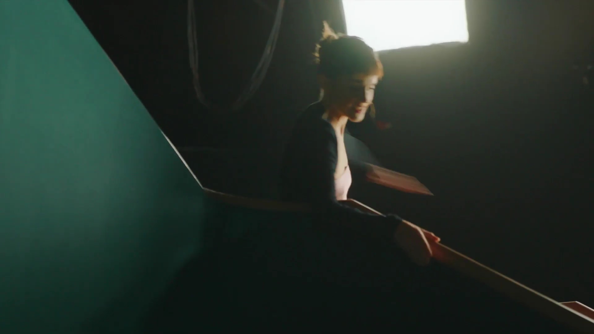 EmmaWatsonFan-dot-nl_2022PradaParadoxeFilm-MakingOf0364.jpg EmmaWatsonFan-dot-nl_2022PradaParadoxeFilm-MakingOf0364.jpg