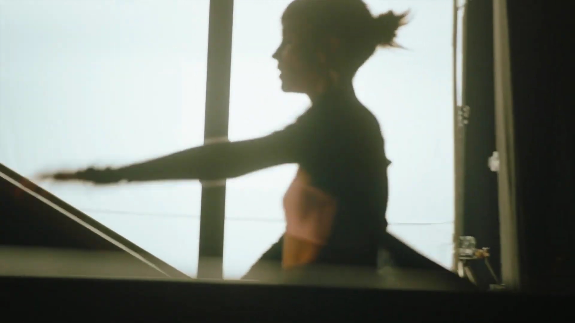 EmmaWatsonFan-dot-nl_2022PradaParadoxeFilm-MakingOf0370.jpg EmmaWatsonFan-dot-nl_2022PradaParadoxeFilm-MakingOf0370.jpg