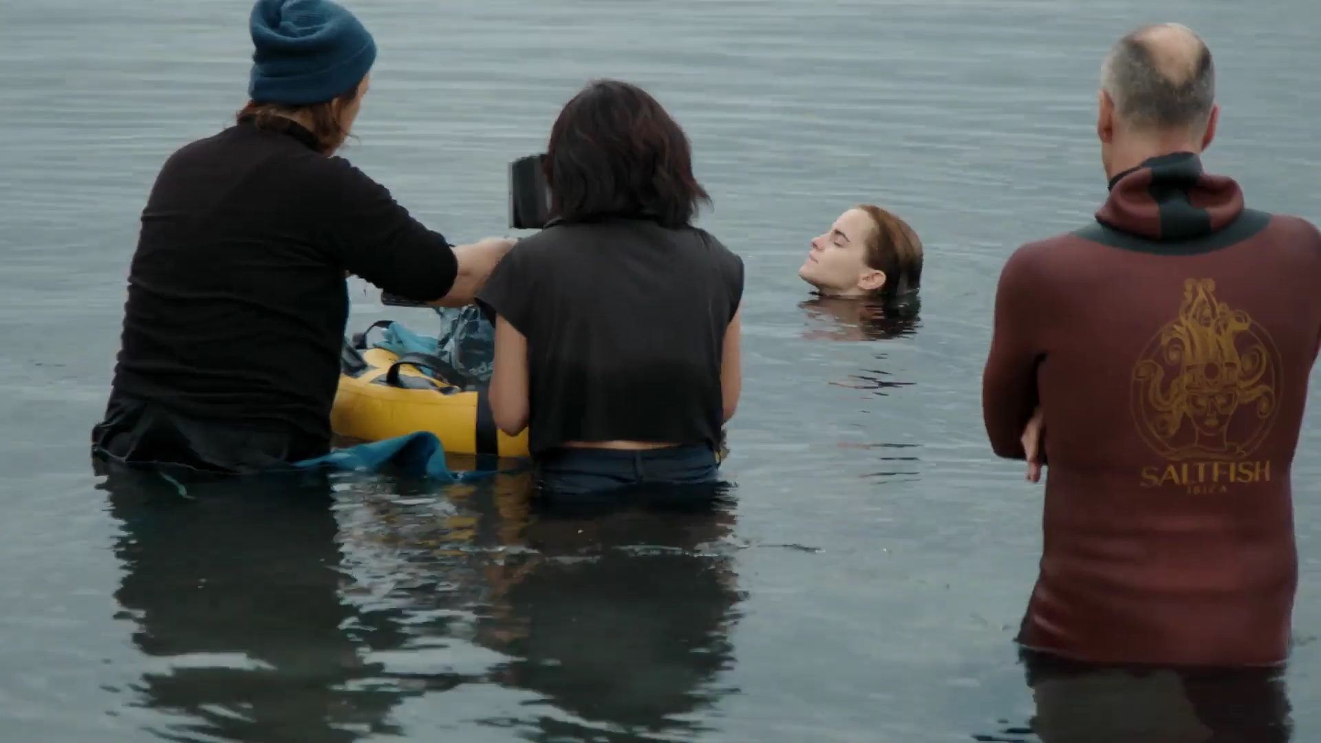 EmmaWatsonFan-dot-nl_2022PradaParadoxeFilm-MakingOf0414.jpg EmmaWatsonFan-dot-nl_2022PradaParadoxeFilm-MakingOf0414.jpg