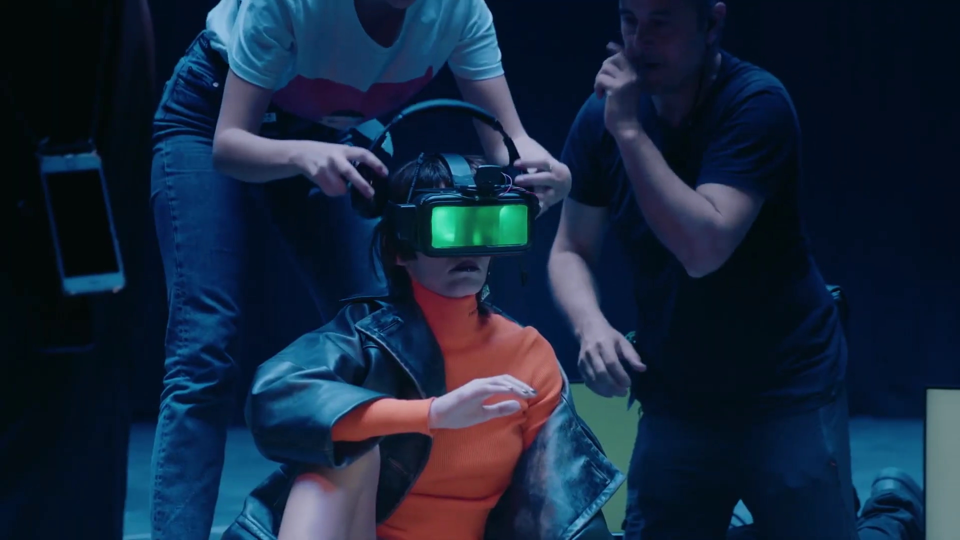 EmmaWatsonFan-dot-nl_2022PradaParadoxeFilm-MakingOf0442.jpg EmmaWatsonFan-dot-nl_2022PradaParadoxeFilm-MakingOf0442.jpg