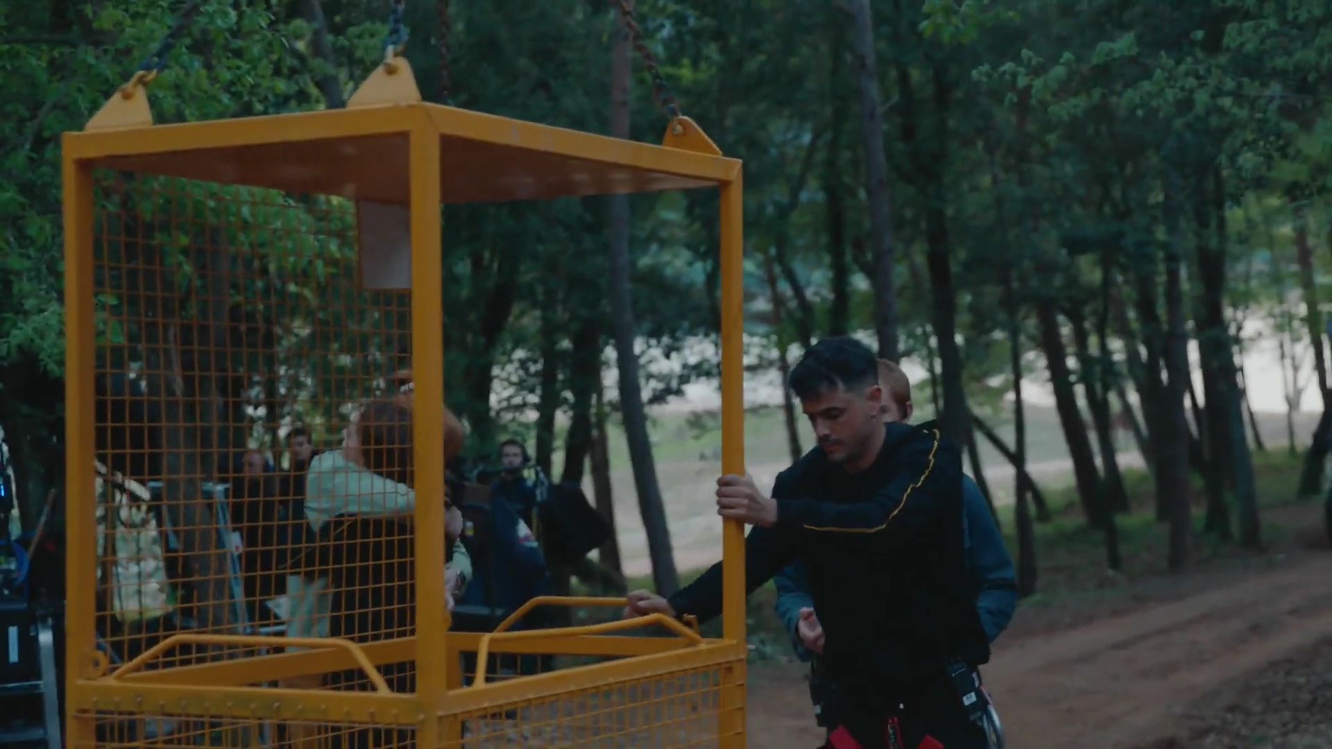 EmmaWatsonFan-dot-nl_2022PradaParadoxeFilm-MakingOf0466.jpg EmmaWatsonFan-dot-nl_2022PradaParadoxeFilm-MakingOf0466.jpg