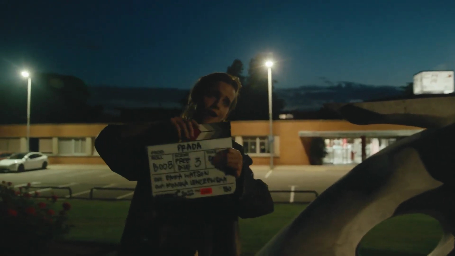 EmmaWatsonFan-dot-nl_2022PradaParadoxeFilm-MakingOf0480.jpg EmmaWatsonFan-dot-nl_2022PradaParadoxeFilm-MakingOf0480.jpg