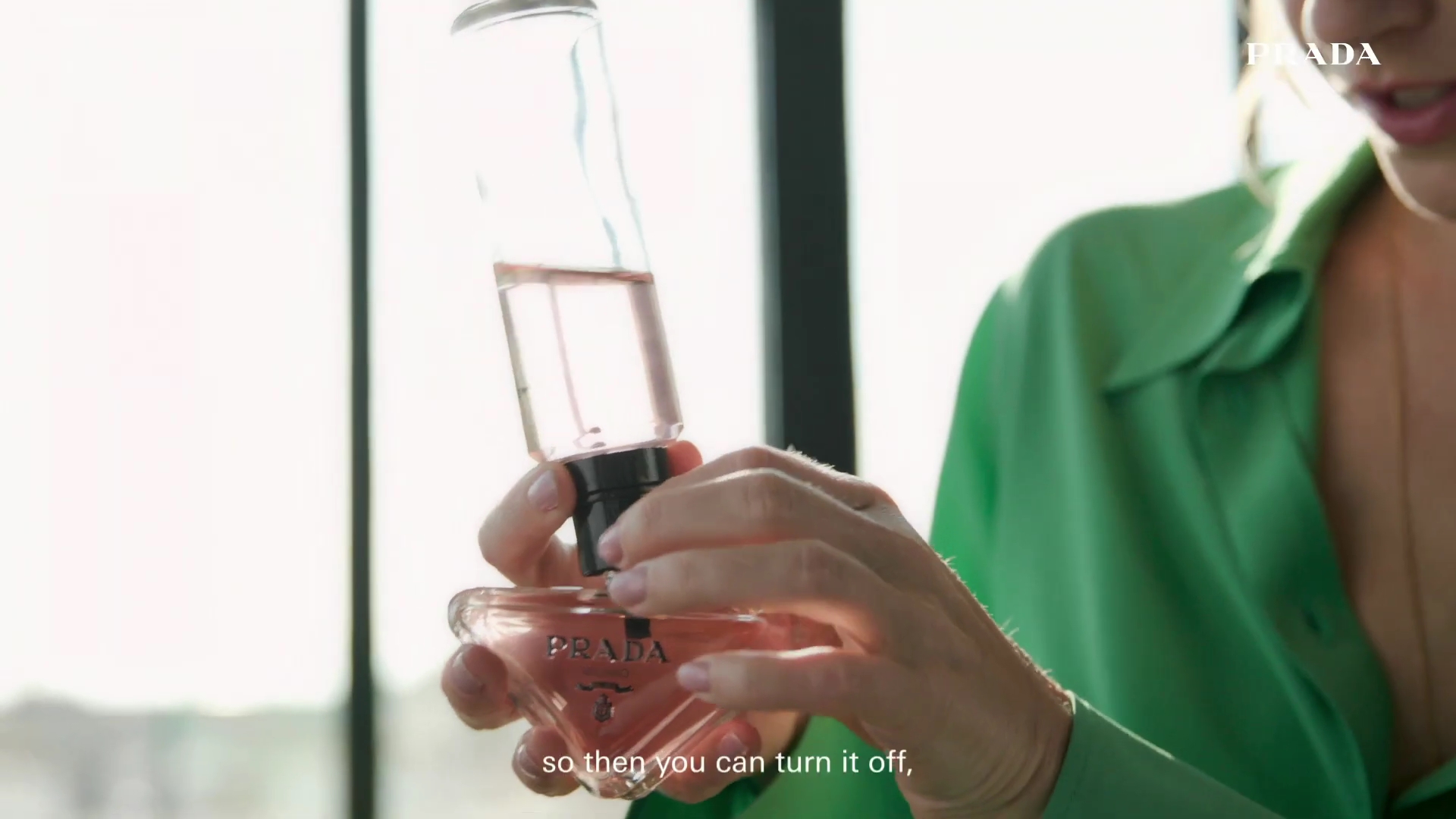 EmmaWatsonFan-dot-nl_2022PradaParadoxe-HowToRefillBottle0044.jpg