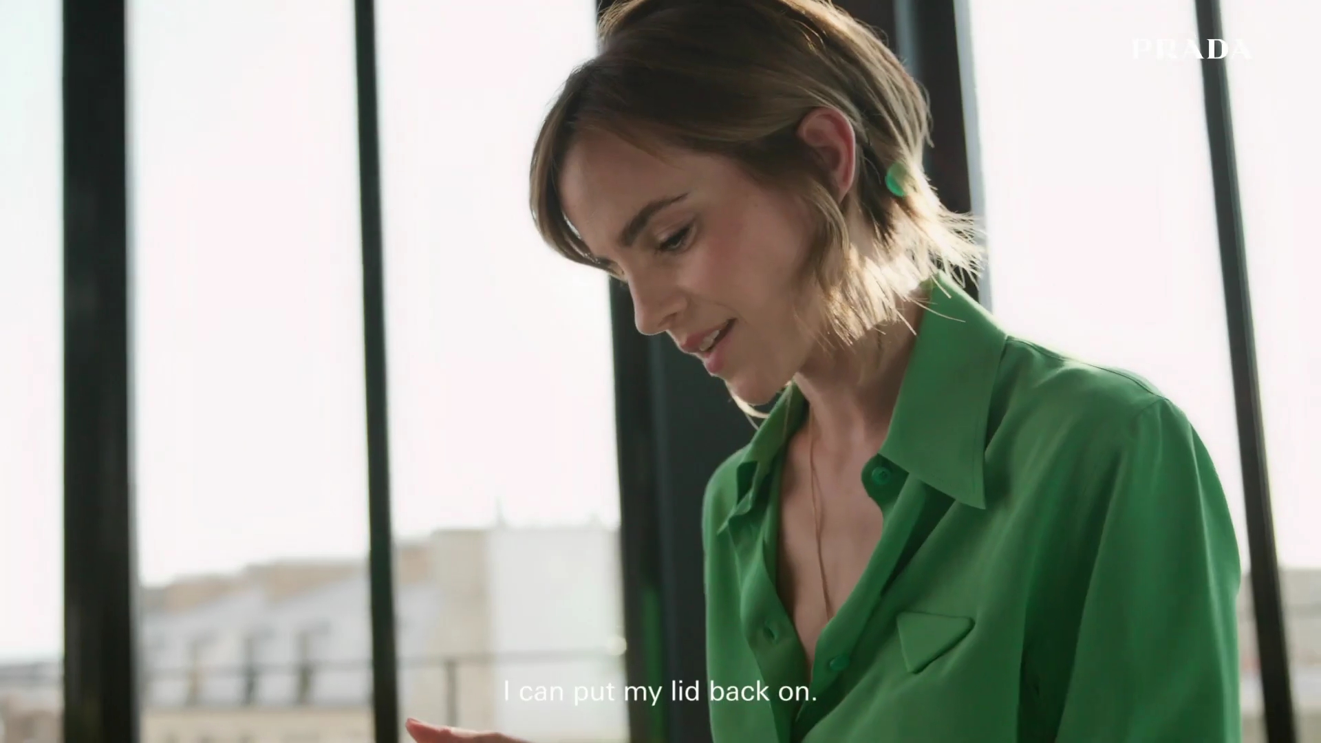 EmmaWatsonFan-dot-nl_2022PradaParadoxe-HowToRefillBottle0047.jpg