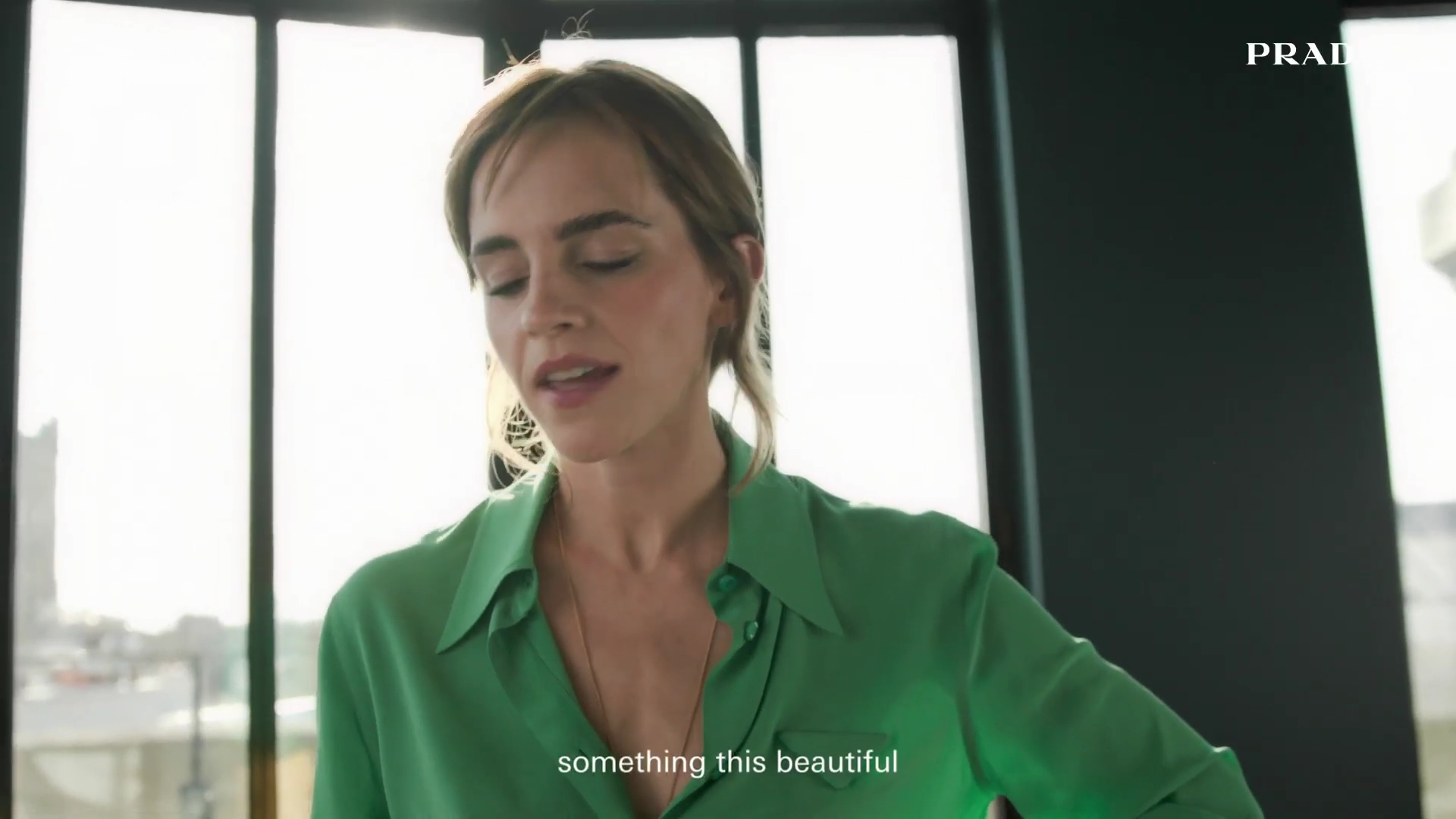 EmmaWatsonFan-dot-nl_2022PradaParadoxe-HowToRefillBottle0067.jpg