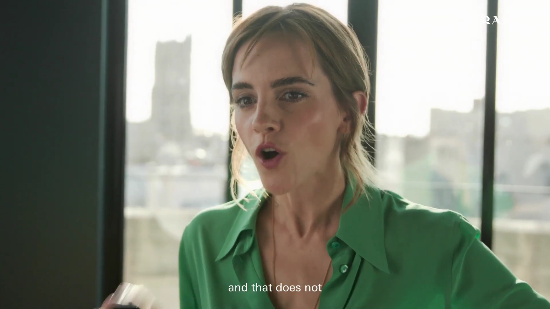 EmmaWatsonFan-dot-nl_2022PradaParadoxe-HowToRefillBottle0068.jpg