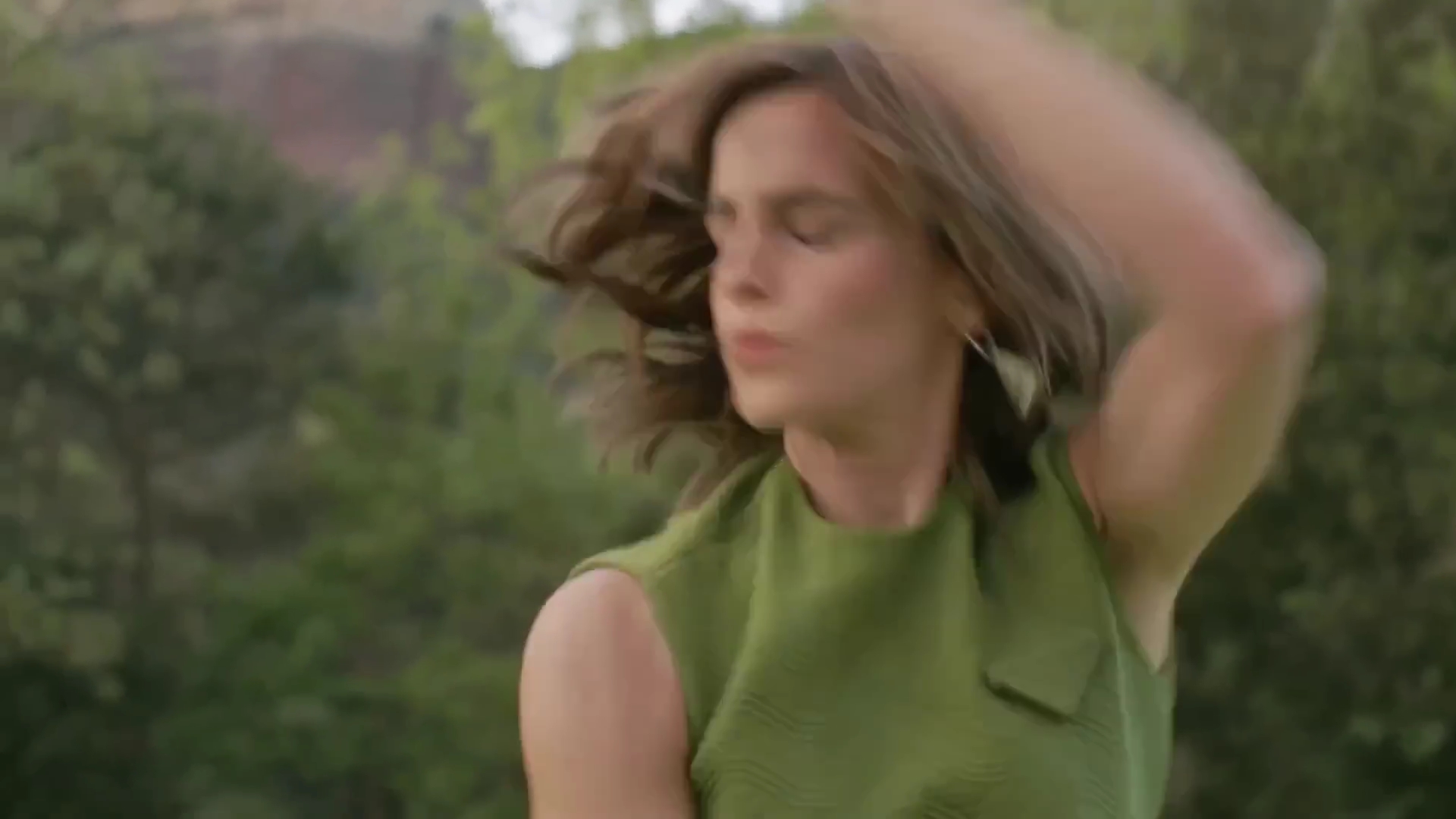 EmmaWatsonFan-dot-nl_2022PradaParadoxFilm0145.jpg