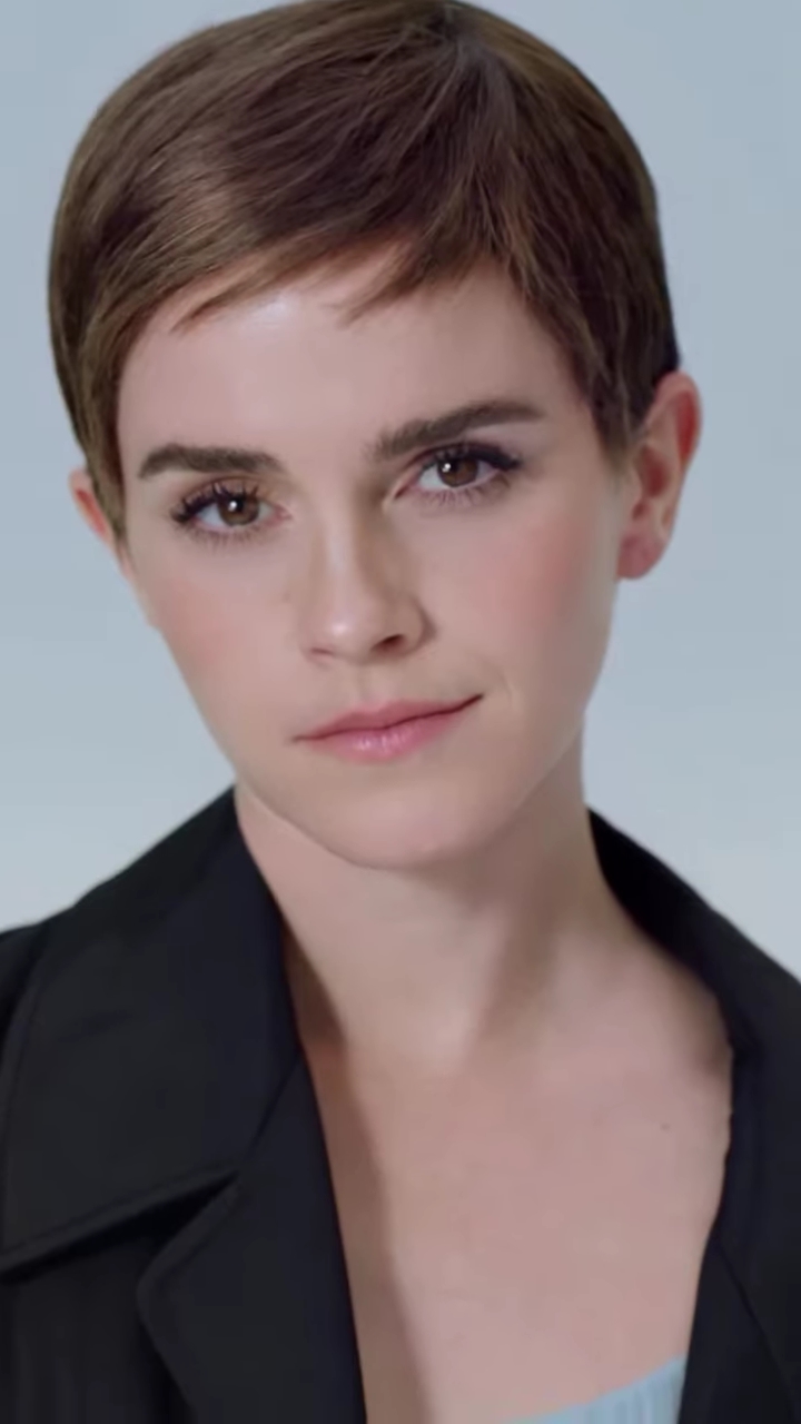 EmmaWatsonFan-dot-nl-2024PradaRe-NylonCampaign0008.jpg