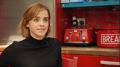 EmmaWatsonFan-nl_2016OurSharedShelf-InCoversationWithCaitlinMoran0208.jpg