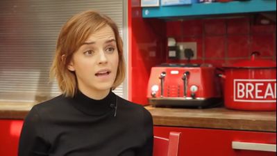 EmmaWatsonFan-nl_2016OurSharedShelf-InCoversationWithCaitlinMoran1712.jpg