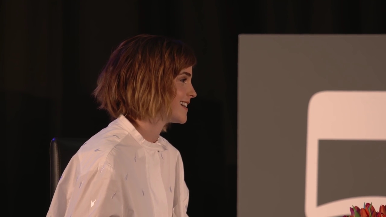 EmmaWatsonFan-nl_2016OurSharedShelf-InCoversationWithGloriaSteinem0181.jpg