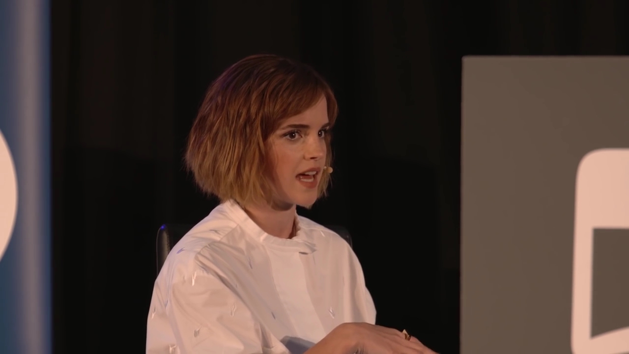 EmmaWatsonFan-nl_2016OurSharedShelf-InCoversationWithGloriaSteinem3143.jpg