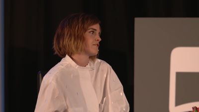 EmmaWatsonFan-nl_2016OurSharedShelf-InCoversationWithGloriaSteinem0501.jpg