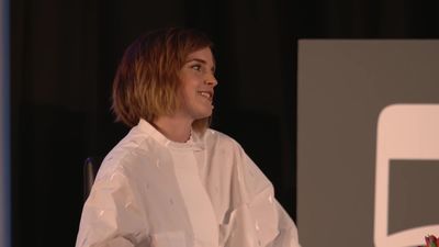 EmmaWatsonFan-nl_2016OurSharedShelf-InCoversationWithGloriaSteinem0505.jpg