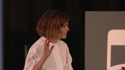 EmmaWatsonFan-nl_2016OurSharedShelf-InCoversationWithGloriaSteinem0511.jpg