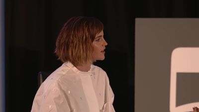 EmmaWatsonFan-nl_2016OurSharedShelf-InCoversationWithGloriaSteinem0512.jpg