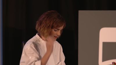 EmmaWatsonFan-nl_2016OurSharedShelf-InCoversationWithGloriaSteinem0629.jpg