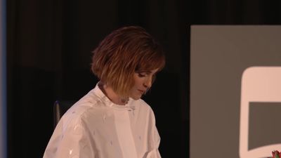 EmmaWatsonFan-nl_2016OurSharedShelf-InCoversationWithGloriaSteinem0635.jpg