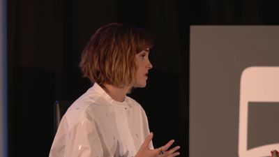 EmmaWatsonFan-nl_2016OurSharedShelf-InCoversationWithGloriaSteinem0647.jpg