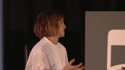 EmmaWatsonFan-nl_2016OurSharedShelf-InCoversationWithGloriaSteinem0649.jpg