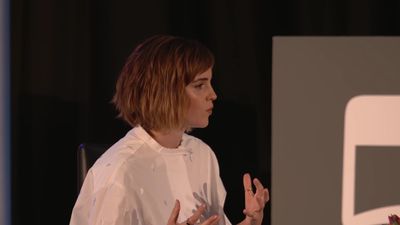 EmmaWatsonFan-nl_2016OurSharedShelf-InCoversationWithGloriaSteinem0678.jpg