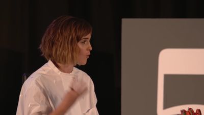 EmmaWatsonFan-nl_2016OurSharedShelf-InCoversationWithGloriaSteinem0903.jpg