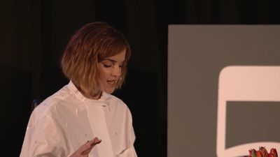 EmmaWatsonFan-nl_2016OurSharedShelf-InCoversationWithGloriaSteinem0907.jpg