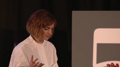 EmmaWatsonFan-nl_2016OurSharedShelf-InCoversationWithGloriaSteinem0911.jpg