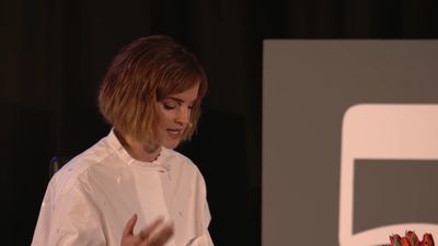 EmmaWatsonFan-nl_2016OurSharedShelf-InCoversationWithGloriaSteinem0916.jpg