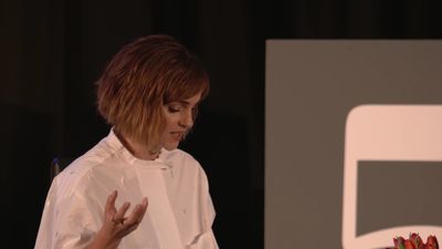 EmmaWatsonFan-nl_2016OurSharedShelf-InCoversationWithGloriaSteinem0940.jpg